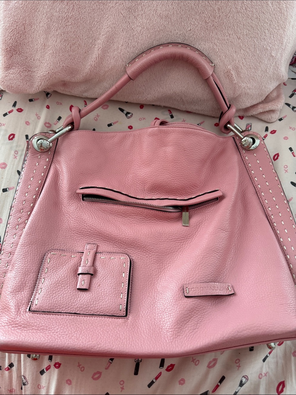 BCBG max azria large Stylish Pink Leather hobo Bag - Soft Pink